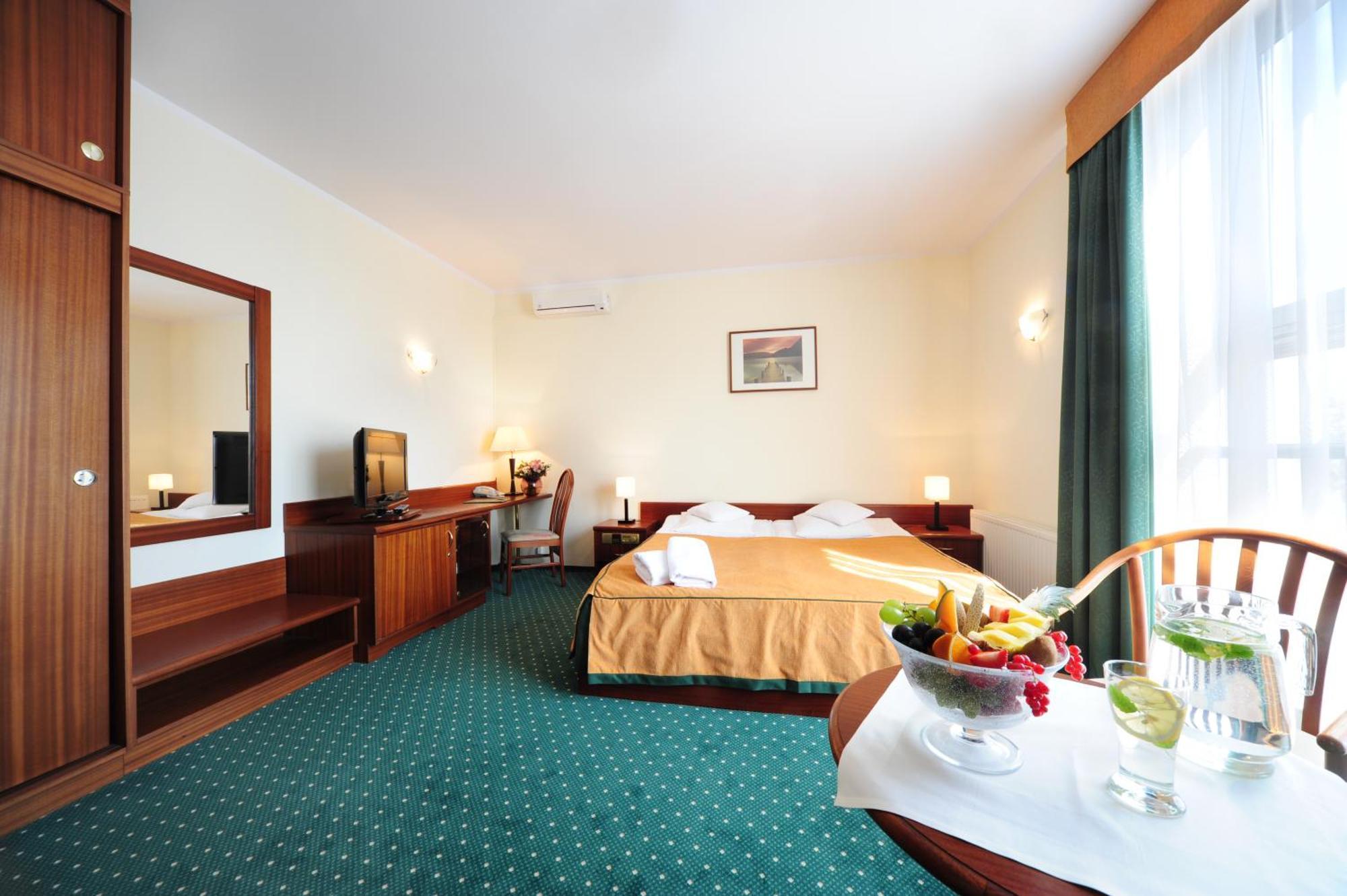Hotel T&T Poznań Dış mekan fotoğraf
